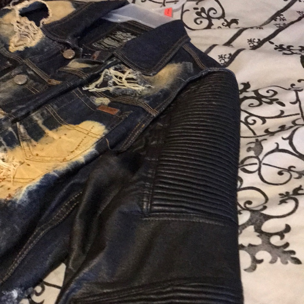 Designa Jean jacket with leather sleeves